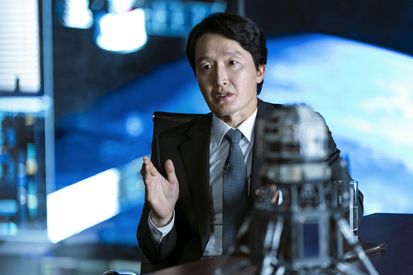더 문 스틸 15