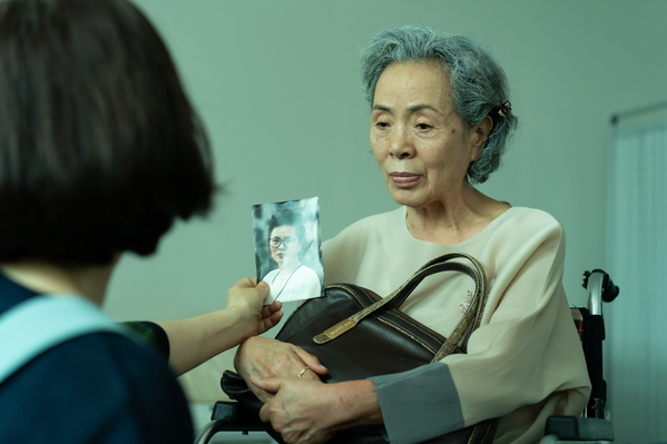 딸에 대하여 스틸 6