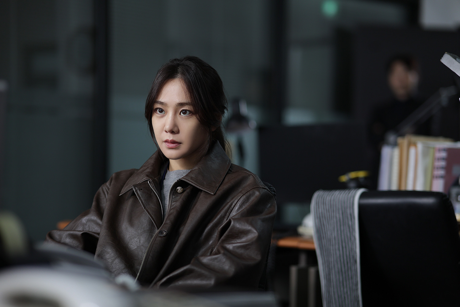 온리 갓 노우즈 에브리띵 스틸 4