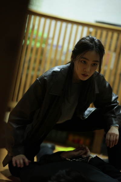 온리 갓 노우즈 에브리띵 스틸 9