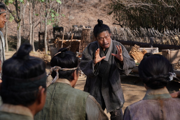 왕과 사는 남자 스틸 1
